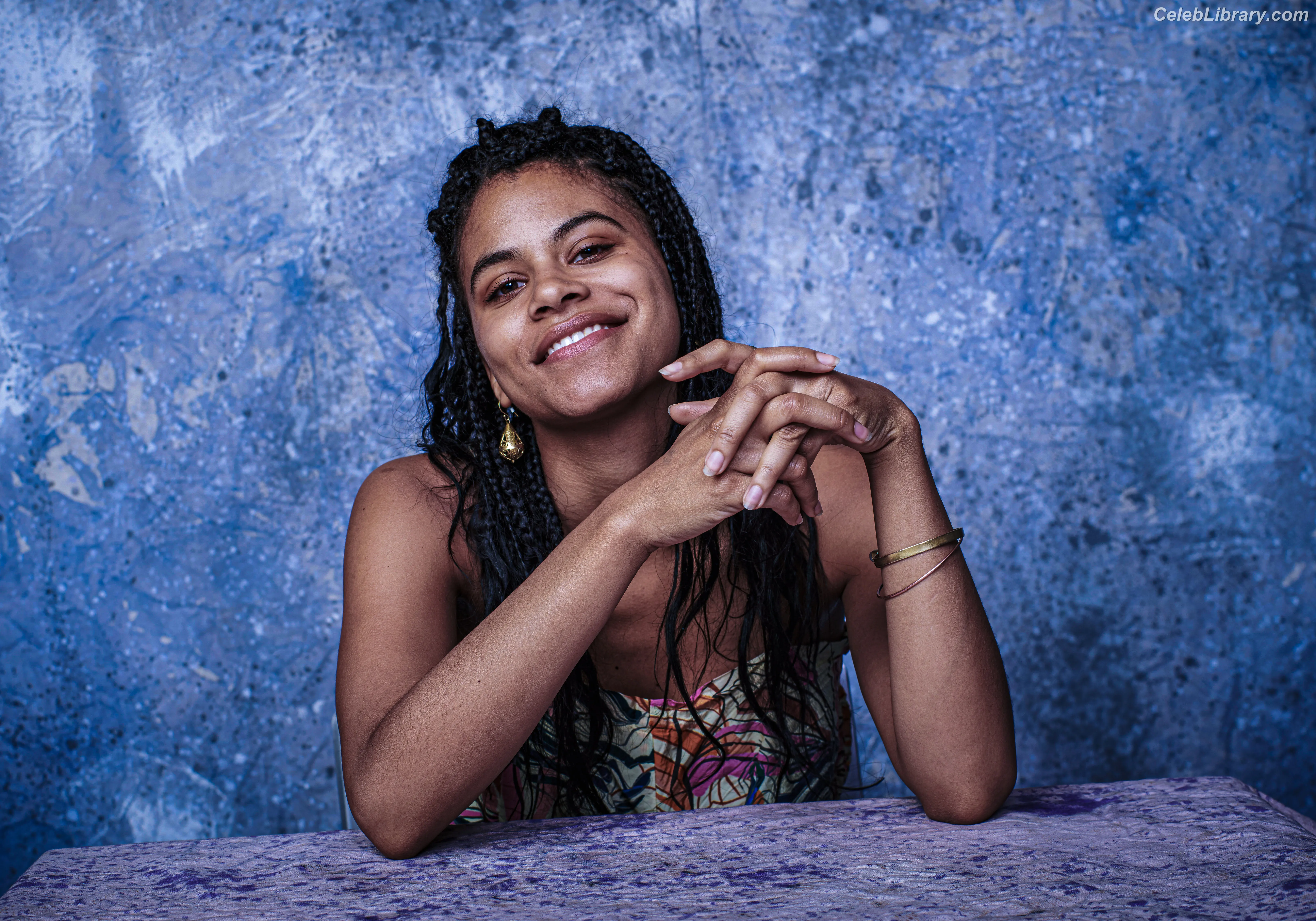 Zazie beetz photo 6 of 162