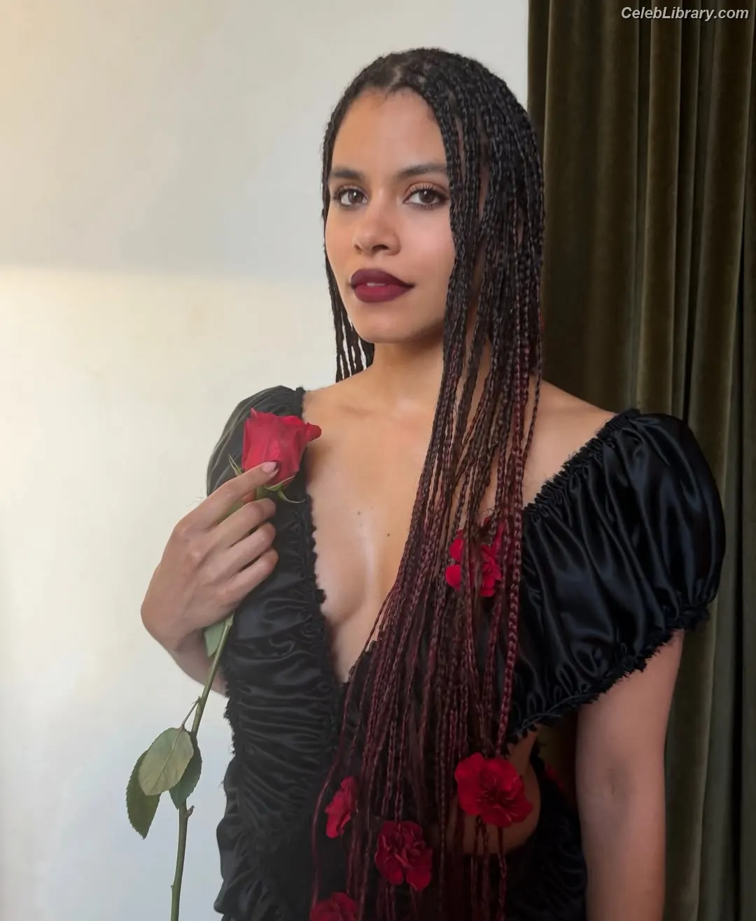 Zazie beetz photo 18 of 162
