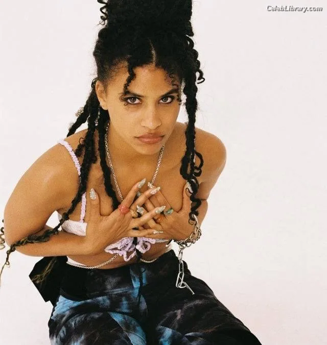 Zazie beetz photo 3 of 163