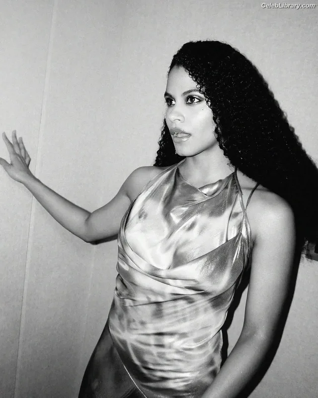 Zazie beetz photo 8 of 163