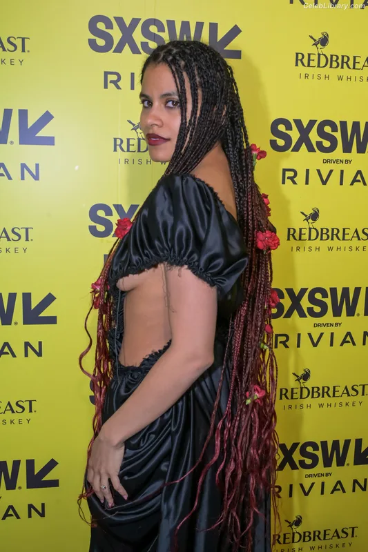 Zazie beetz photo 12 of 163