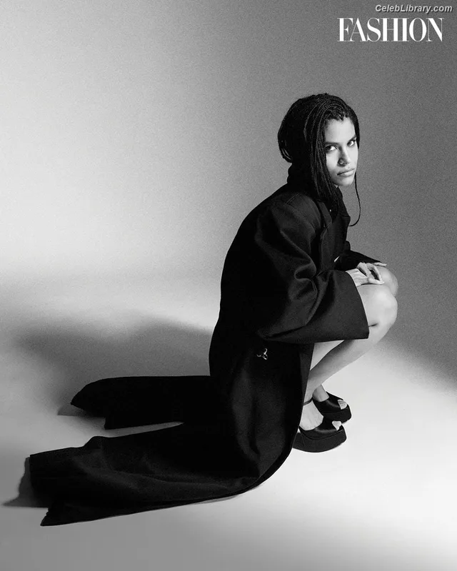 Zazie beetz photo 24 of 163