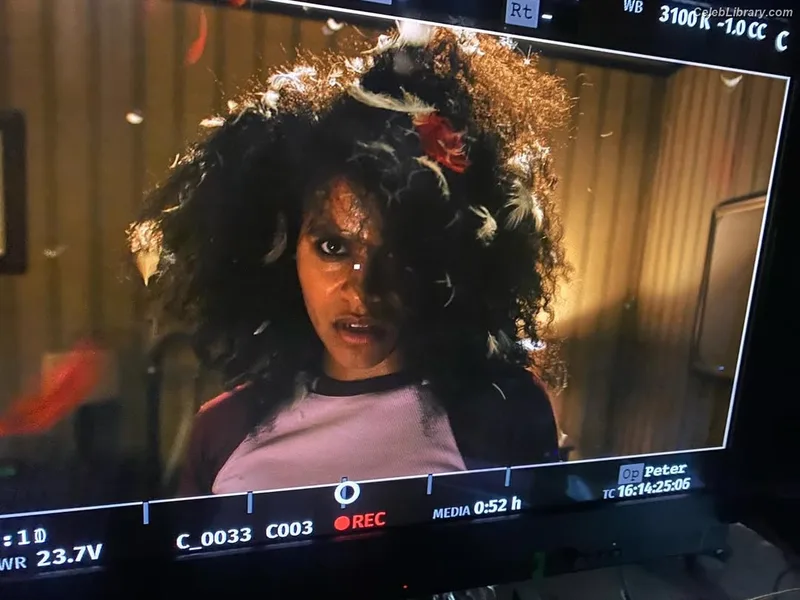 Zazie beetz photo 5 of 163
