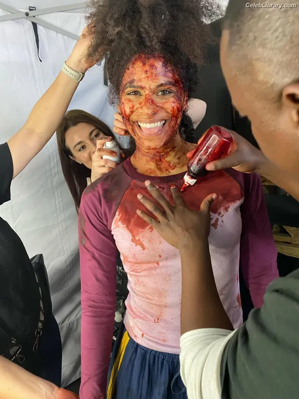 Zazie beetz photo 7 of 163