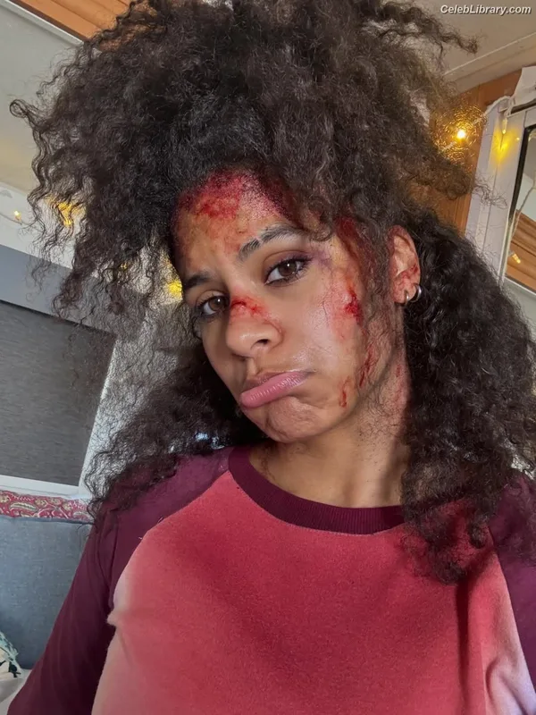 Zazie beetz photo 8 of 163