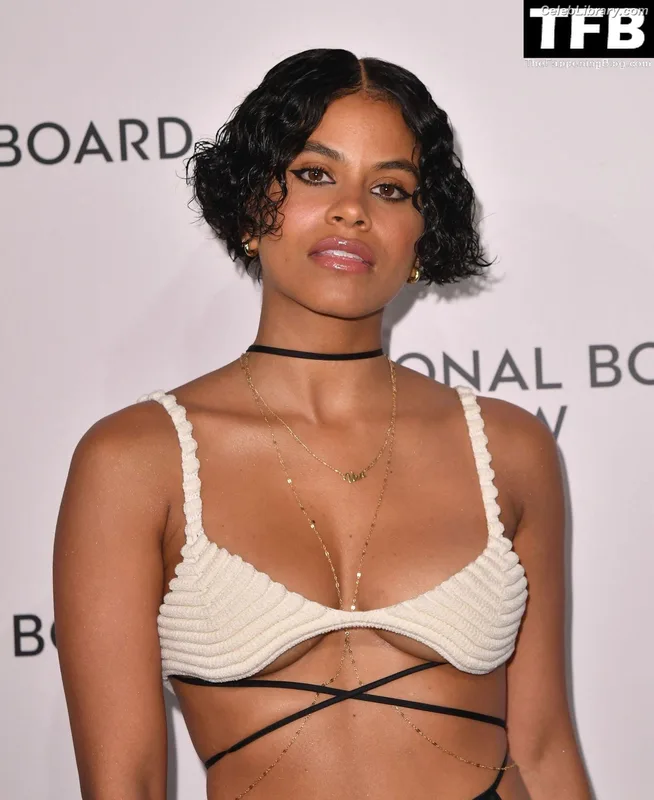Zazie beetz photo 22 of 163