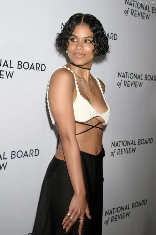 Zazie beetz photo 3 of 163