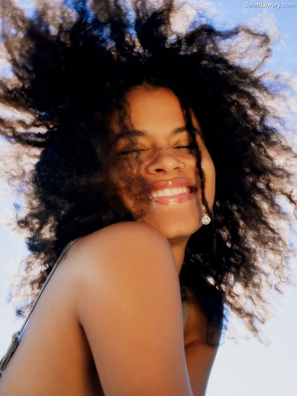 Zazie beetz photo 10 of 163
