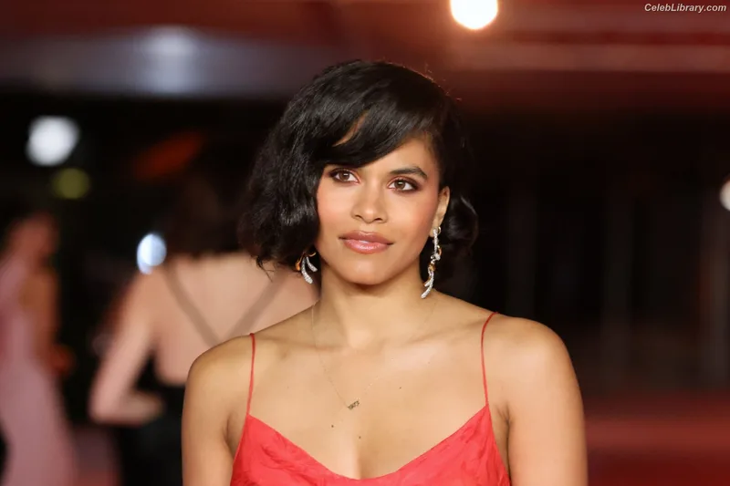 Zazie beetz photo 24 of 163
