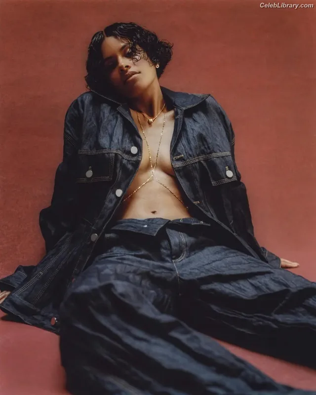 Zazie beetz photo 8 of 163