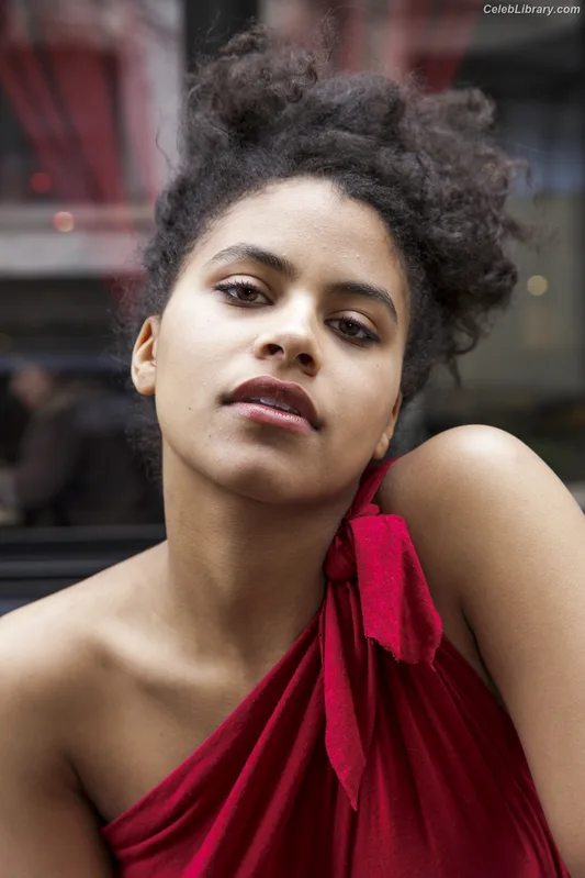 Zazie beetz photo 2 of 163