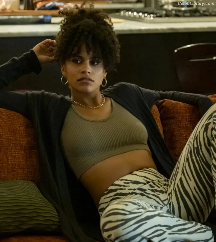 Zazie beetz photo 12 of 163