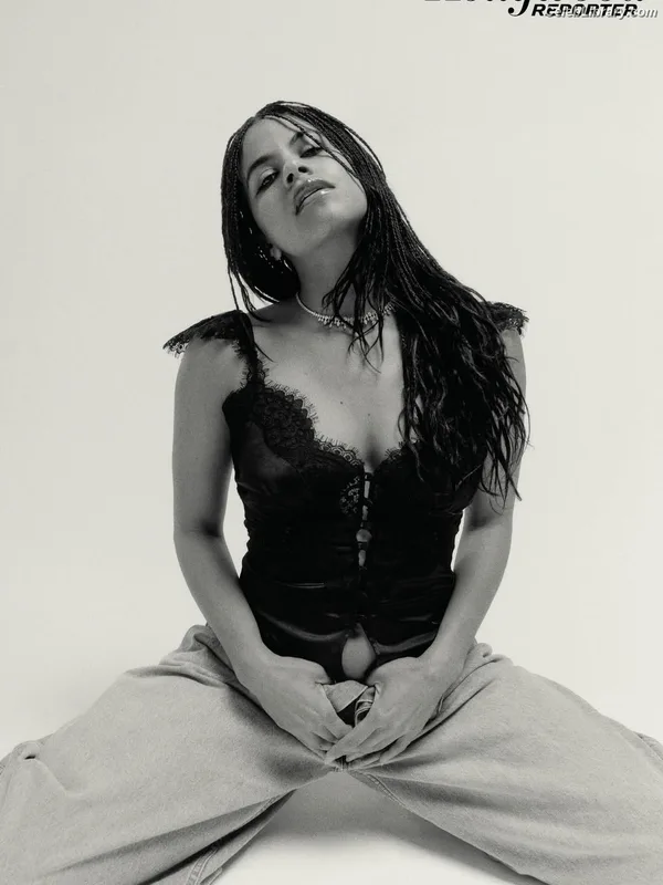 Zazie beetz photo 11 of 163