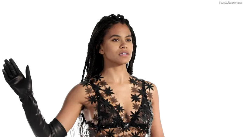 Zazie beetz photo 23 of 163