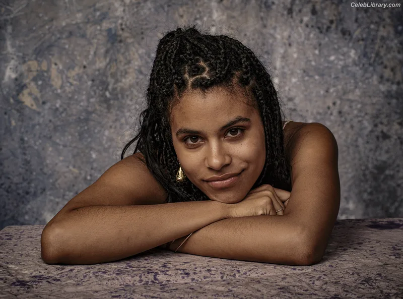 Zazie beetz photo 2 of 163