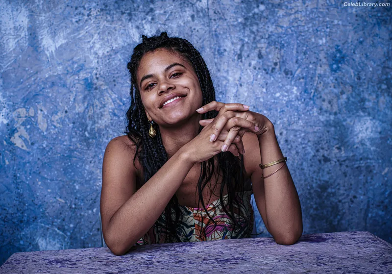 Zazie beetz photo 6 of 163