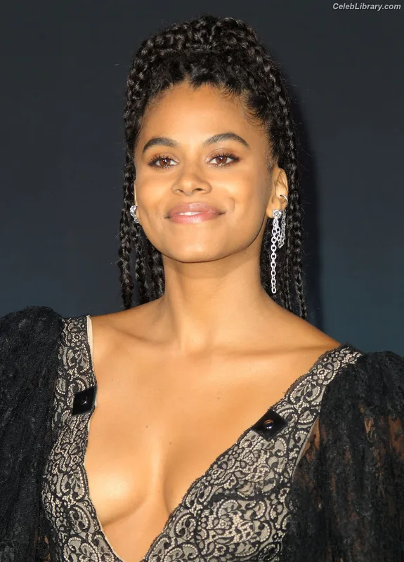 Zazie beetz photo 11 of 163