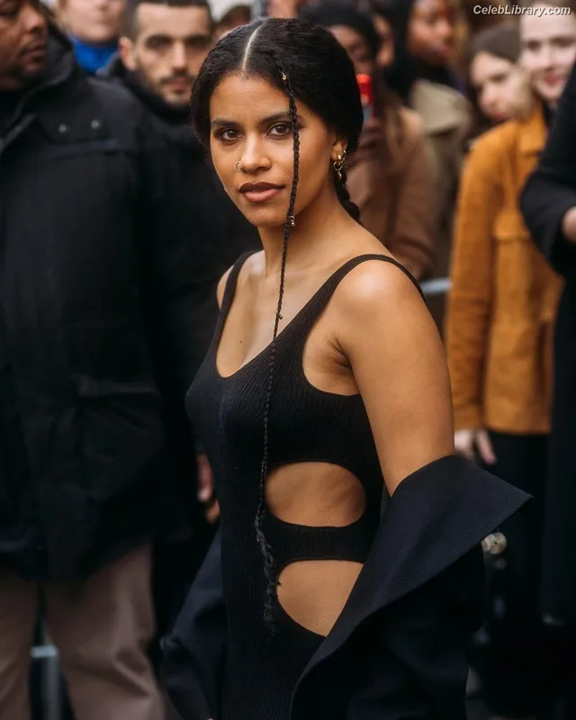 Zazie beetz photo 14 of 163
