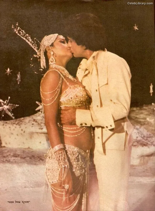 Zeenat Aman photo 17 of 34