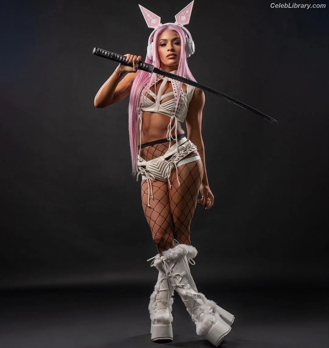 Zelina Vega photo 14 of 1497