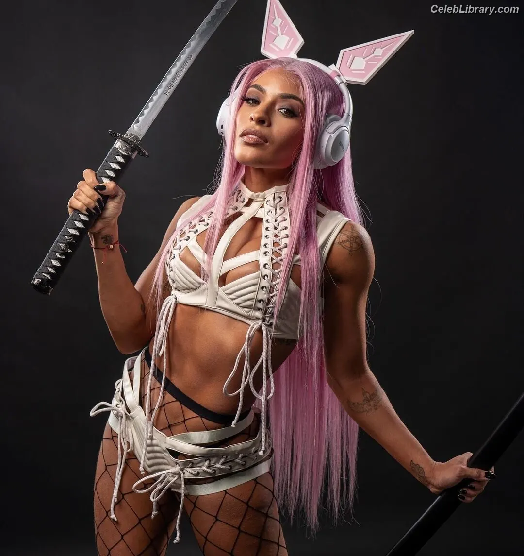 Zelina Vega photo 15 of 1497