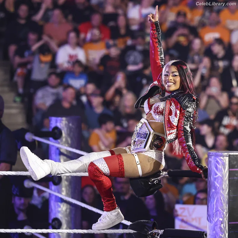 Zelina Vega photo 4 of 1497