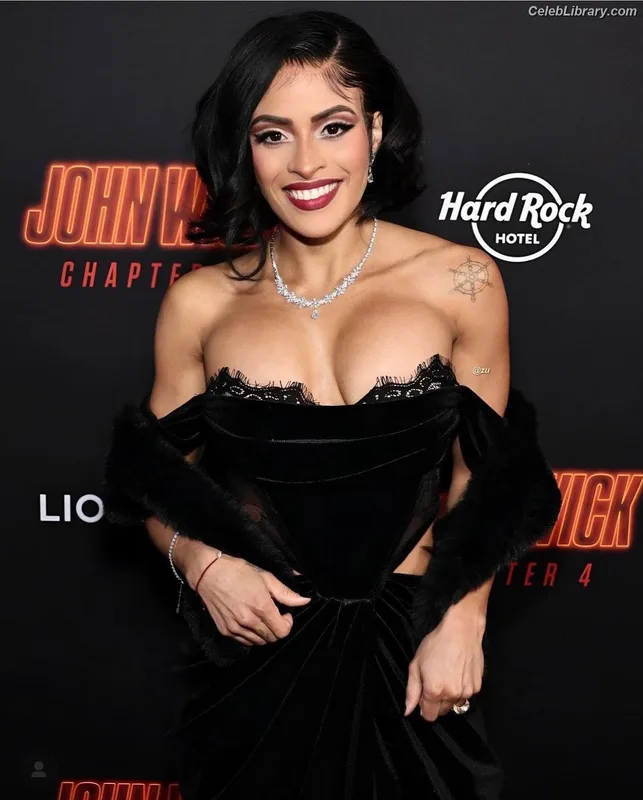 Zelina Vega photo 1 of 1497