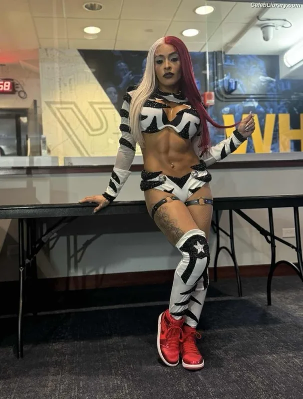 Zelina Vega photo 11 of 1497