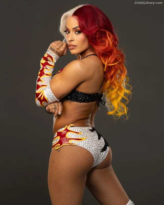 Zelina Vega photo 13 of 1497