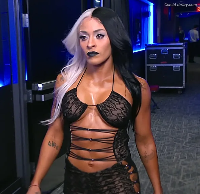 Zelina Vega photo 3 of 1497