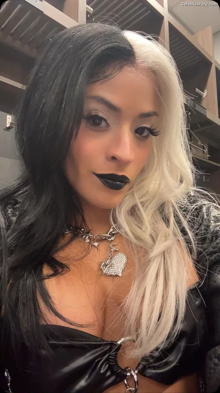 Zelina Vega photo 12 of 1497