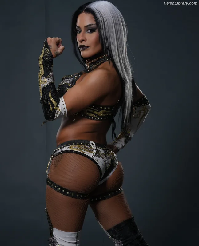 Zelina Vega photo 5 of 1497