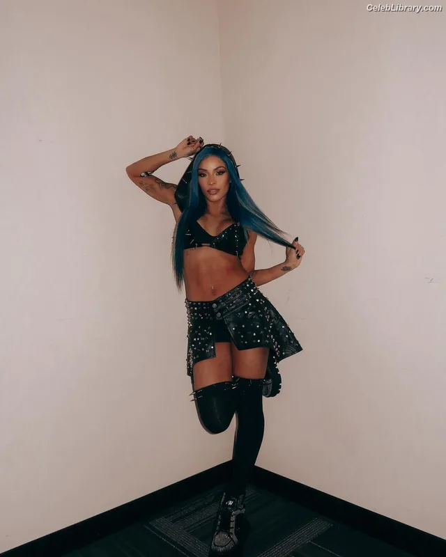 Zelina Vega photo 2 of 1497