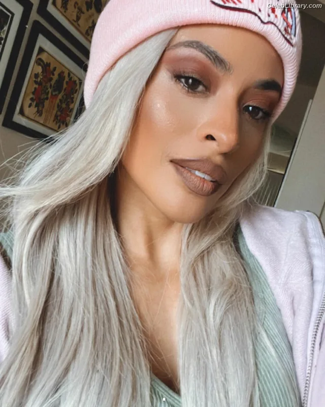 Zelina Vega photo 10 of 1497