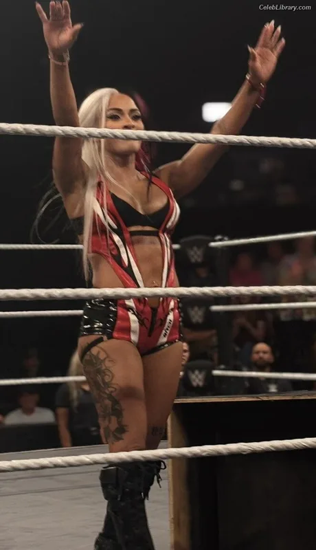 Zelina Vega photo 6 of 1497