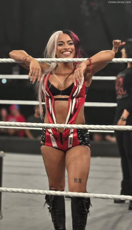 Zelina Vega photo 16 of 1497