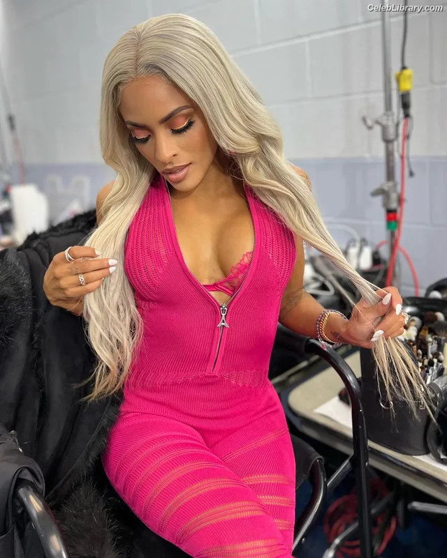 Zelina Vega photo 18 of 1497