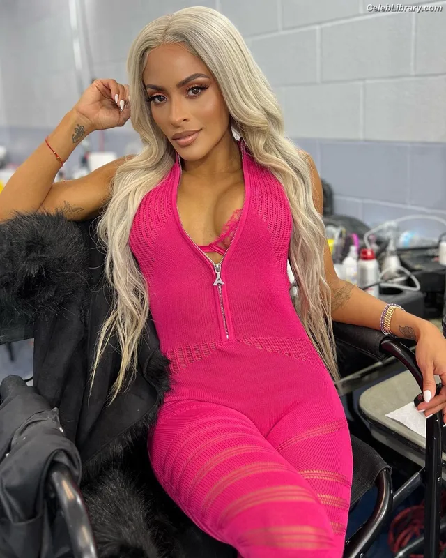 Zelina Vega photo 23 of 1497