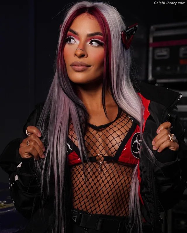 Zelina Vega photo 9 of 1497