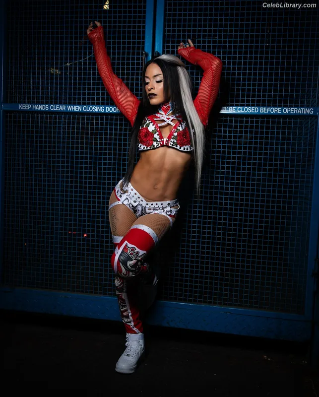 Zelina Vega photo 4 of 1497
