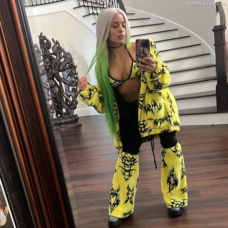 Zelina Vega photo 24 of 1497