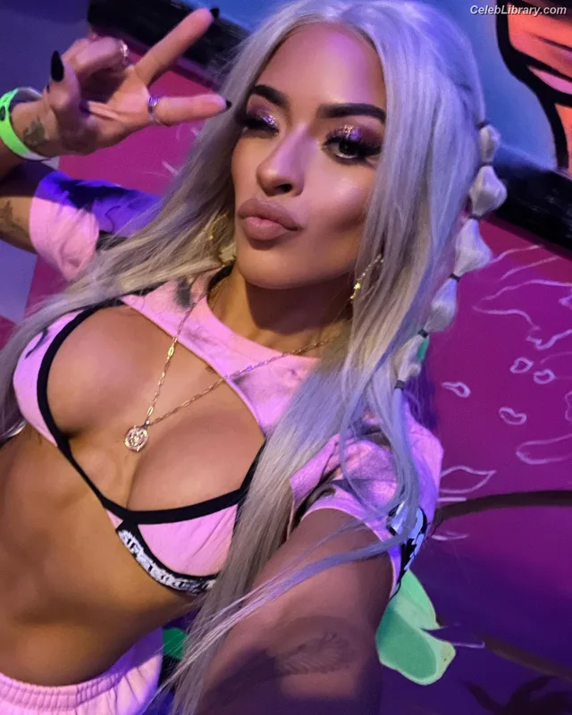 Zelina Vega photo 4 of 1497