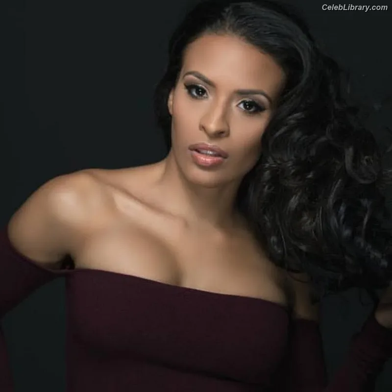 Zelina Vega photo 8 of 1497