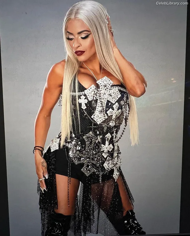 Zelina Vega photo 14 of 1497