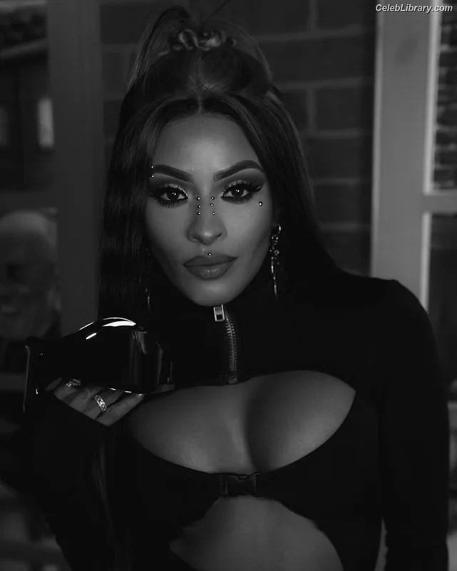 Zelina Vega photo 16 of 1497
