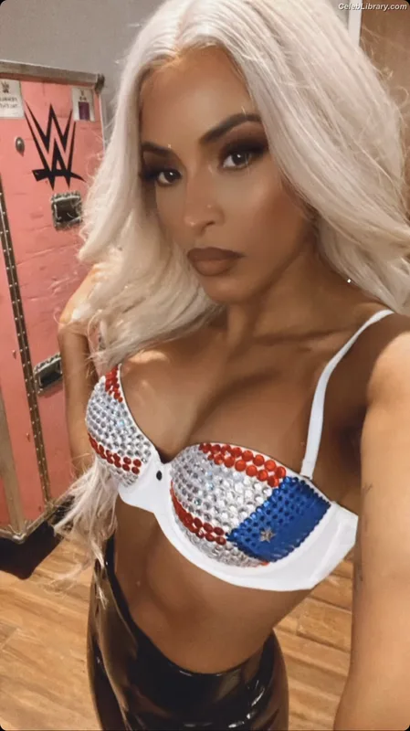 Zelina Vega photo 4 of 1497