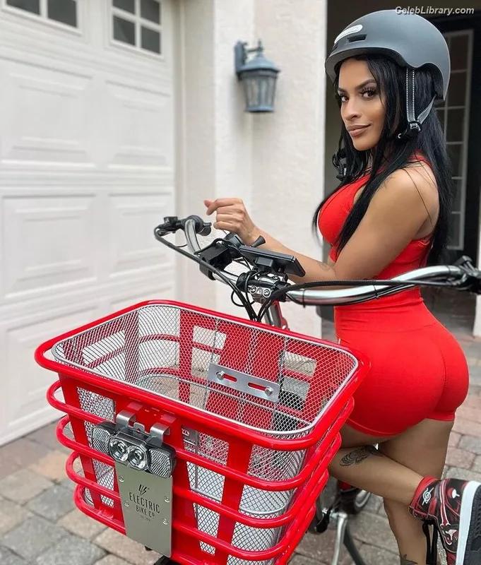 Zelina Vega photo 15 of 1497