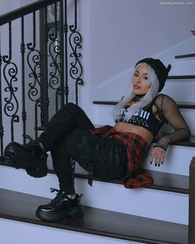 Zelina Vega photo 5 of 1497