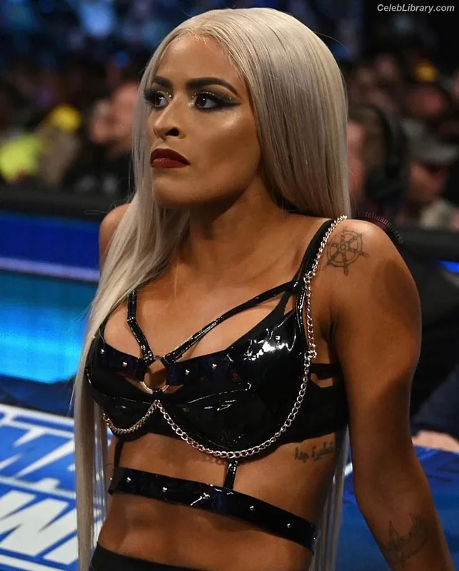 Zelina Vega photo 8 of 1497