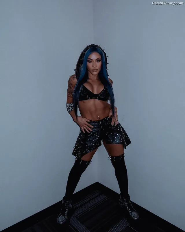 Zelina Vega photo 7 of 1497